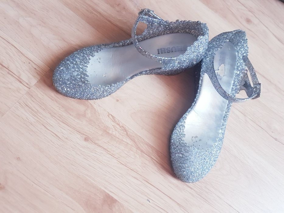 Gumowe sandały na koturnie marki Shushi rozmiar 36/37.