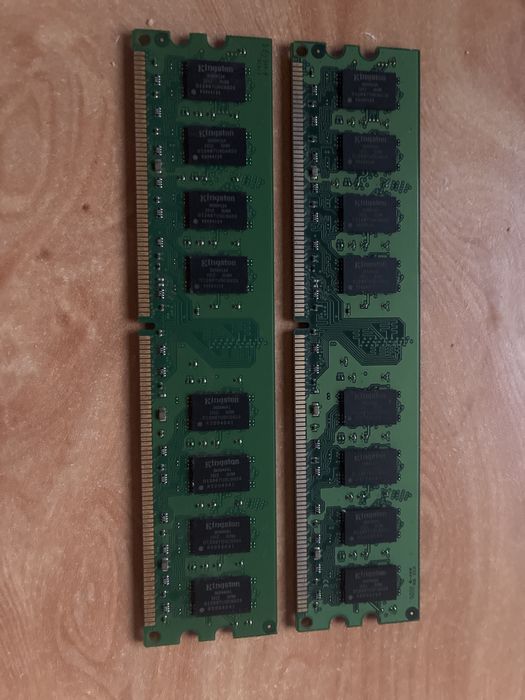 Memórias RAM Kingston DDR2 2GB 800MHz (2x módulos)