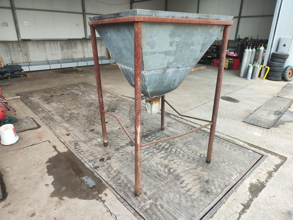 Pakowarka workownica lej silos do workowania węgla ziemniaków zboża