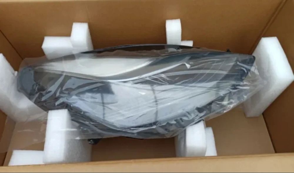 Farol frente direito Tesla Model 3 e Model Y