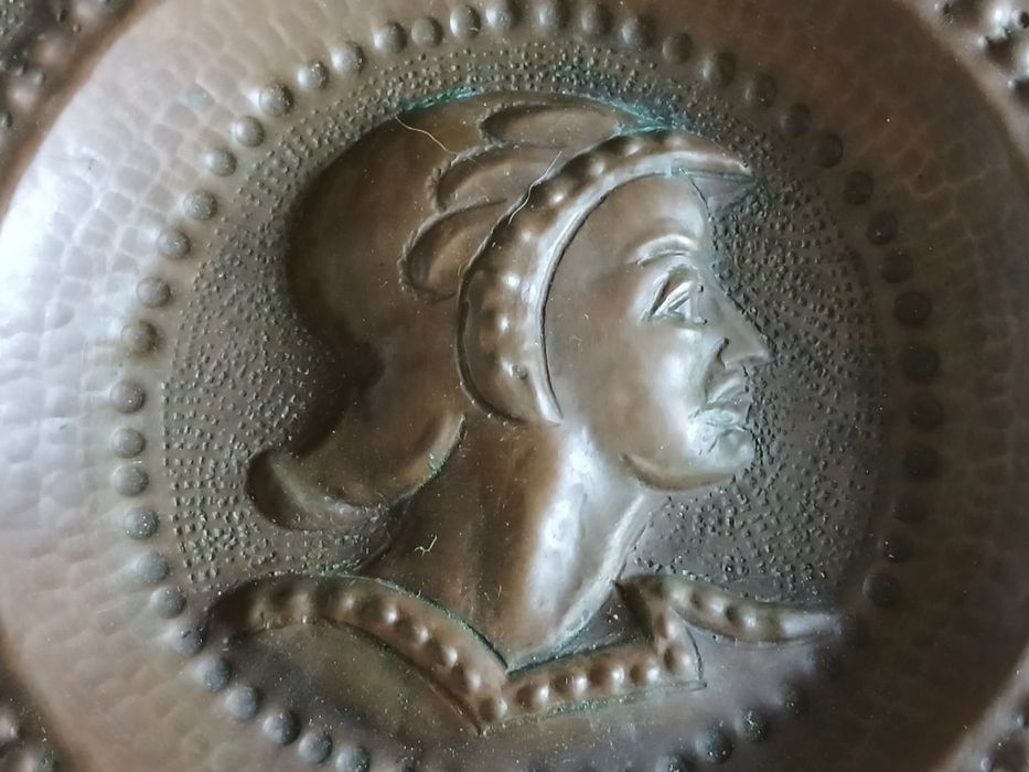 Prato decorativo em bronze
