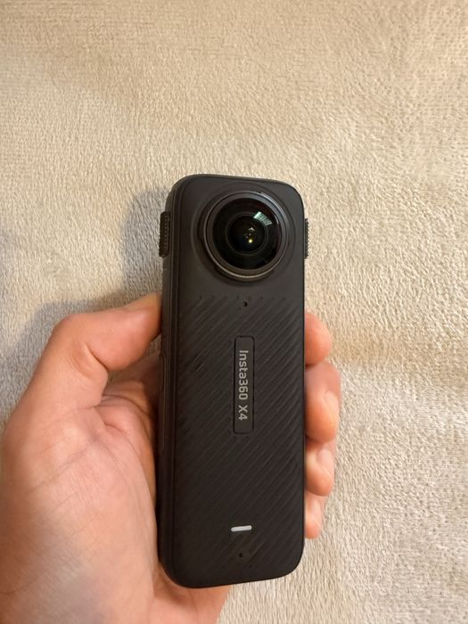 Action camera Insta 360 X4 8K pouquíssima usada