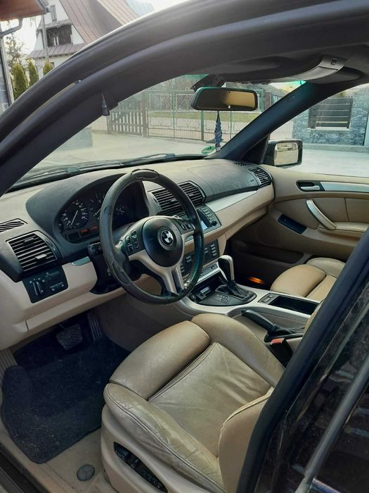 Auto BMW X5 E53