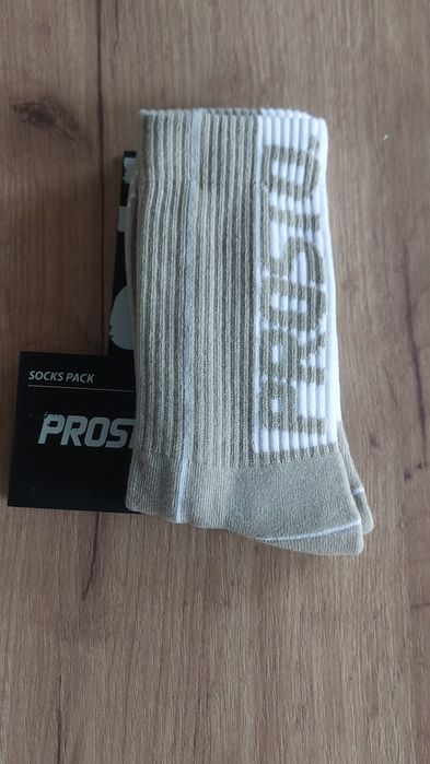 Skarpetki prosto