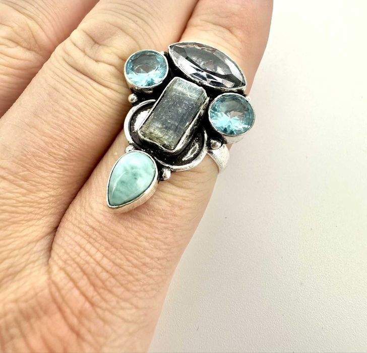 Pierścionek kamień naturalny
larimar, kyanit, topaz. Próba 925