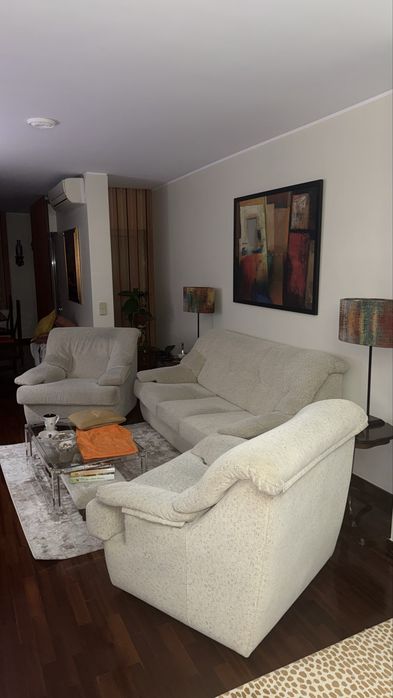 Conjunto de sofá e duas poltronas