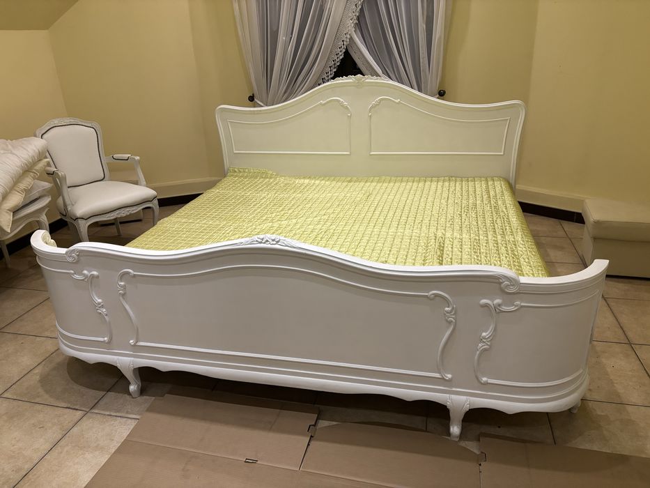 sypialnia w stylu ludwikowskim