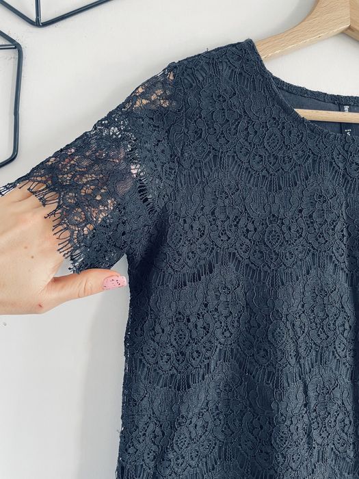 Czarny koronkowy crop top SINSAY r. S