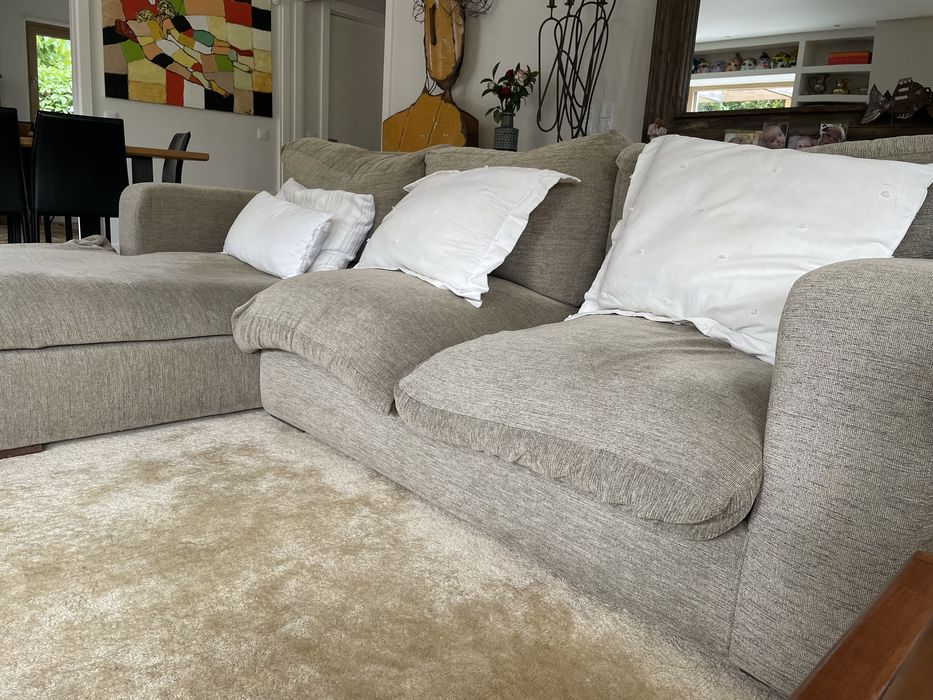 Sofá com chaise longue