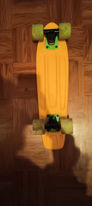 Skate longboard amarelo
