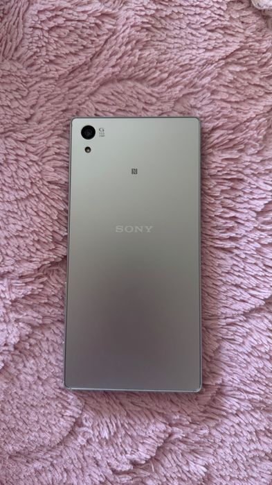 Телефон Sony Xperia