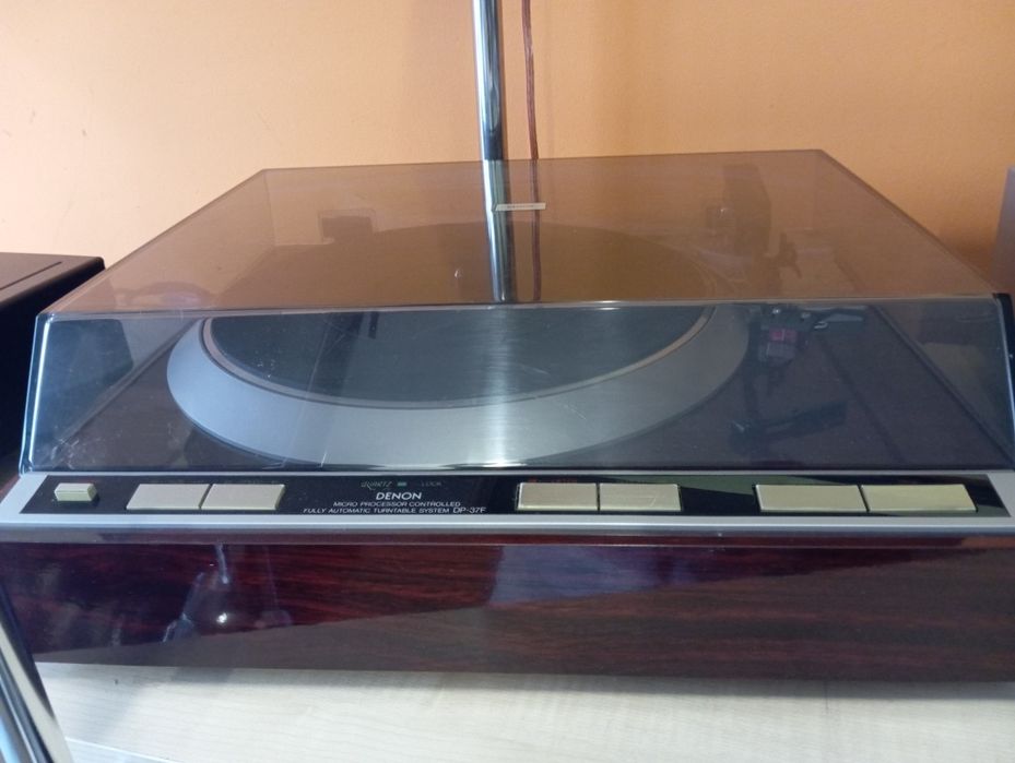 Gramofon Denon DP-37f