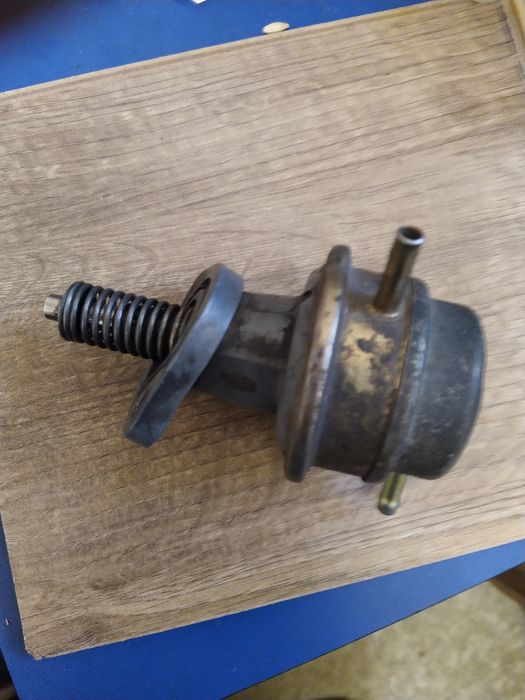 Топливный механический насос