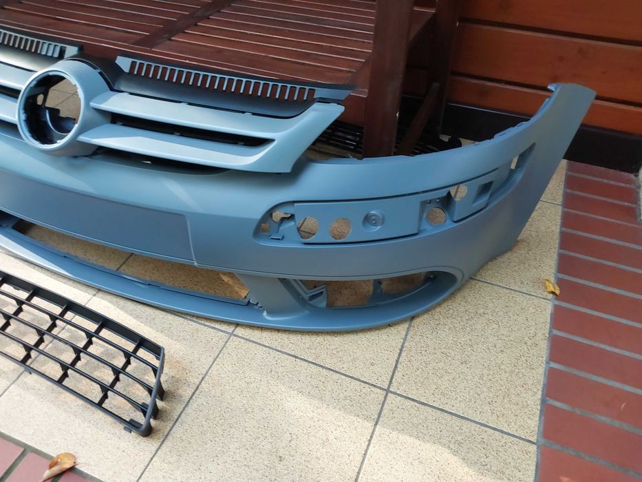 VW GOLF V PLUS zderzak przedni nowy