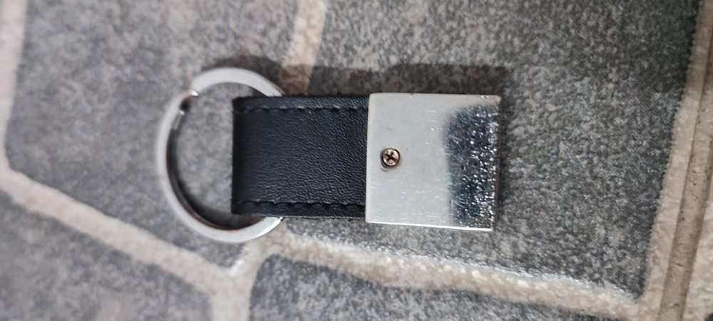 Porta-chaves Calvin Klein em pele antigo