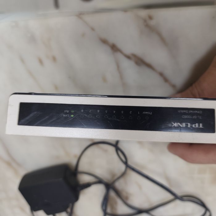 TP-LINK 8-Port Switch64584271696259120