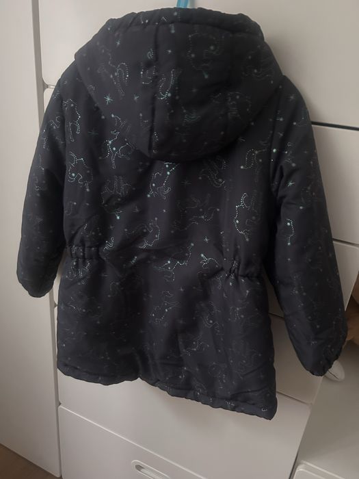 Granatowa kurtka zimowa Sinsay 122 w jednorożce