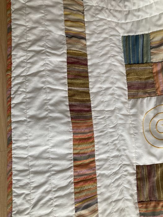 Narzuta patchwork z dwoma poszewkami na poduszkami