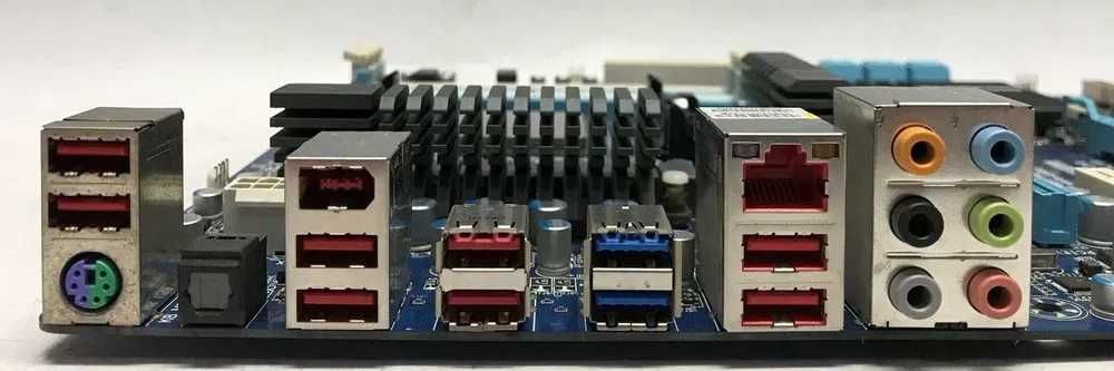 Материнська плата Gigabyte GA-970A-UD3 AM3+