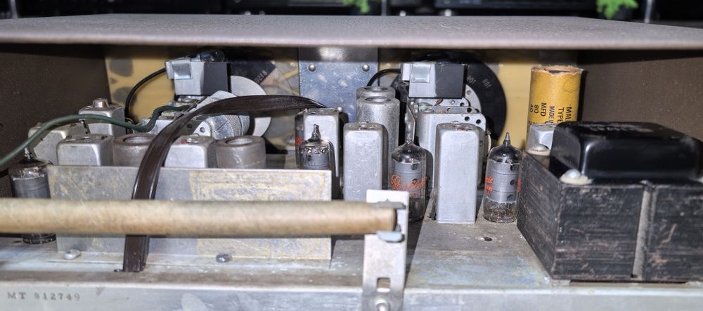 Вінтажний радіоприймач Calbest stereophonic