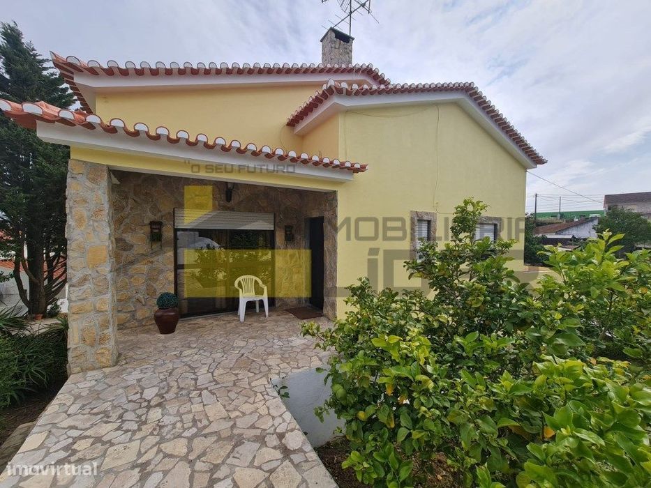 Moradia Isolada T4, Lote com 1.324 m2 em Brejos da Roussada, Milhar...