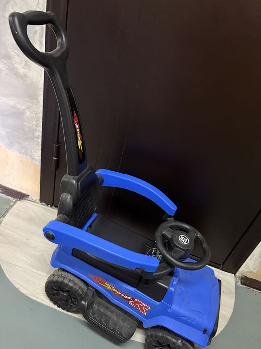 Машинка каталка-толокар