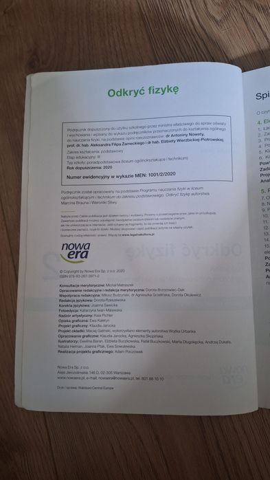 Książka "odryć fizyke 2" wydawnictwa nowej ery