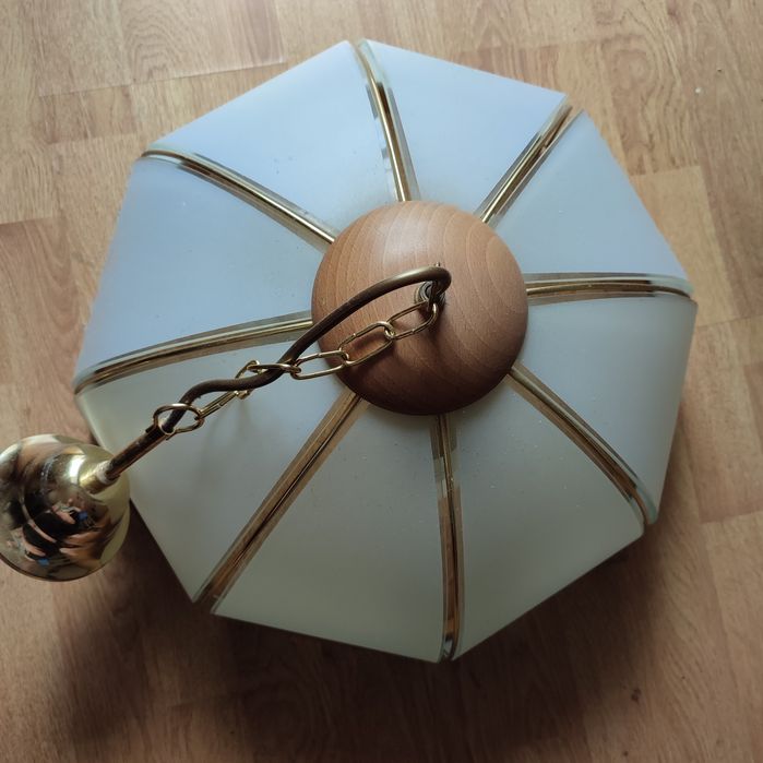 Lampa wisząca ze szklanym abażurem