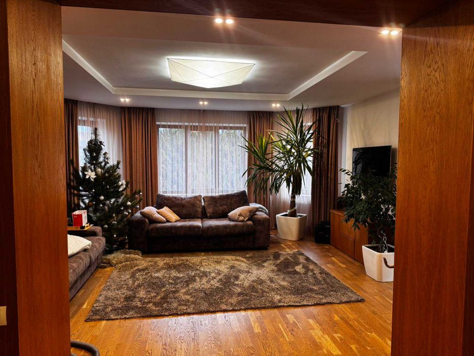 ‼️Браїлки‼️ Цегляний будинок з гарним ремонтом, ландшафт, ТОП локація