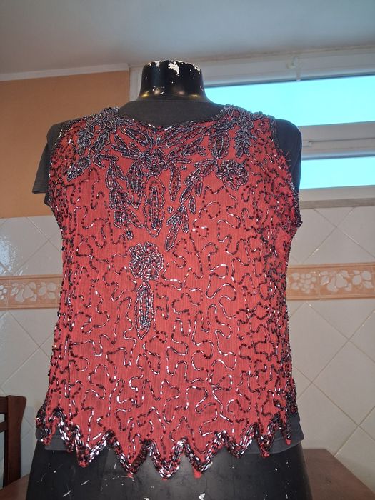 Blusa crepe  bordada a vidrilhos