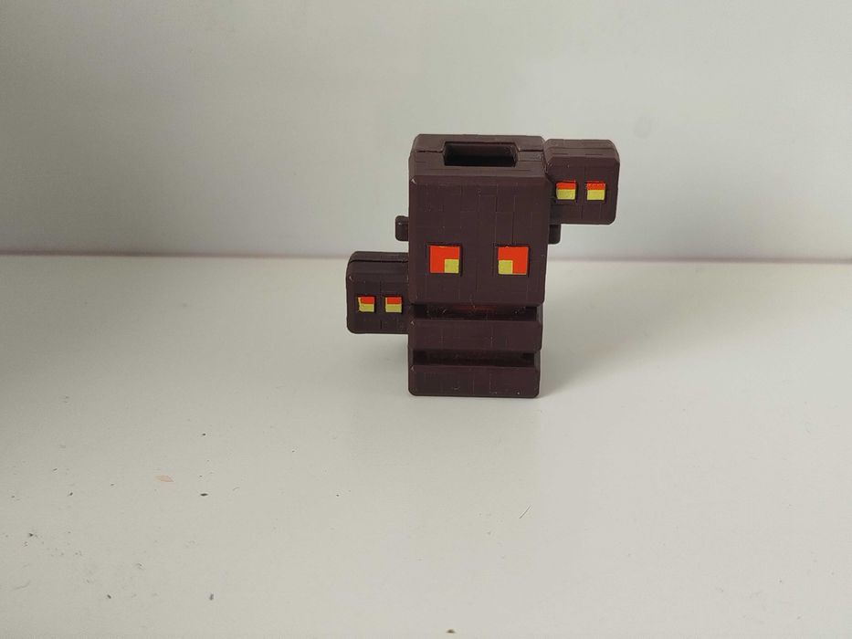 Zabawka Kinder Joy Minecraft, Kostka Magmy (2)