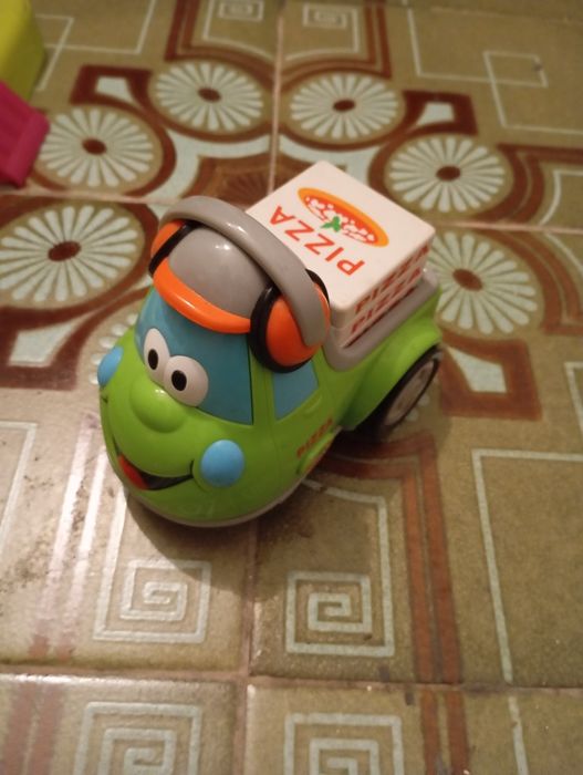 Vários brinquedos infantis