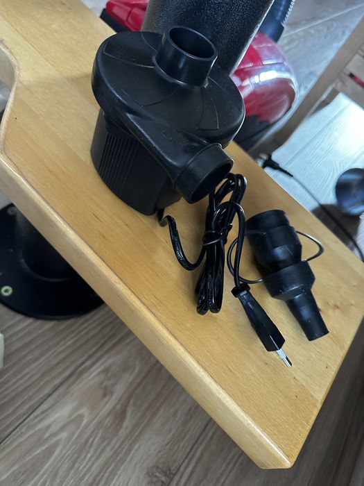 Elektroniczna pompa powietrza do materacy