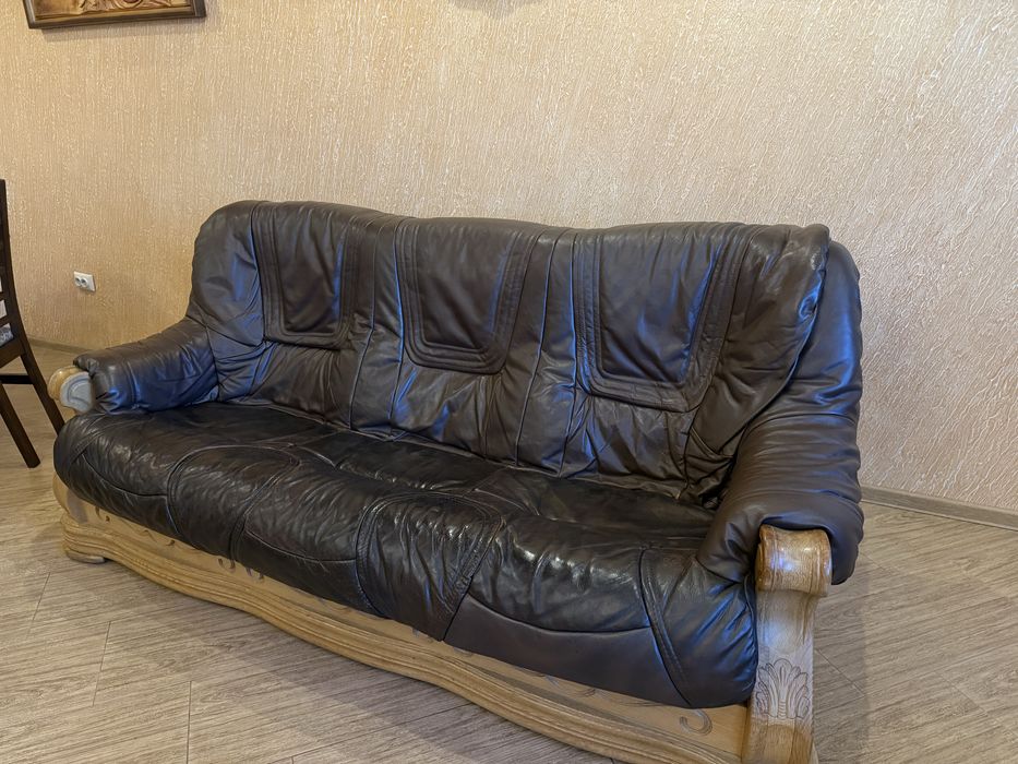 Диван шкіряний з 2-ма кріслами