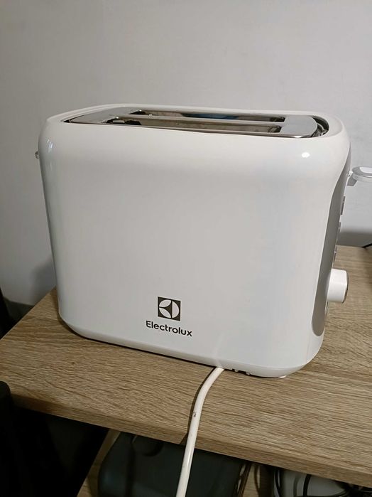 Тостер Electrolux