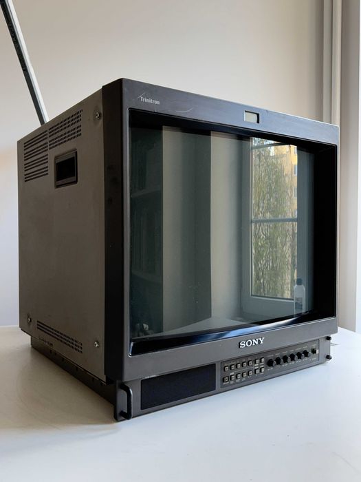 Monitor Sony PVM 20M2E 20