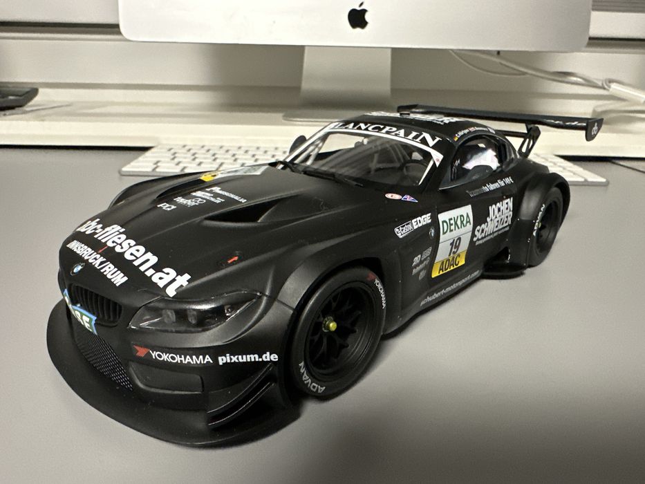 BMW Z4 GT3 Minichamps 1:18 Kąpino • OLX.pl