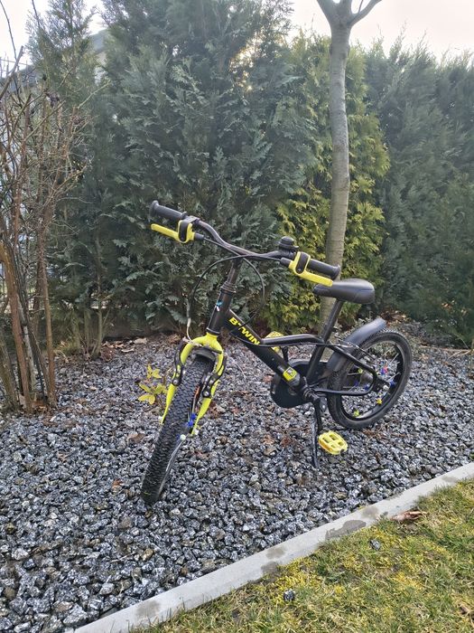 Rower B- twin Dark Hero 16 cal