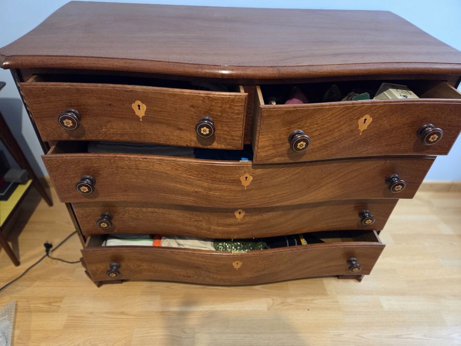 Cómoda com gavetões maciça em madeira mutene