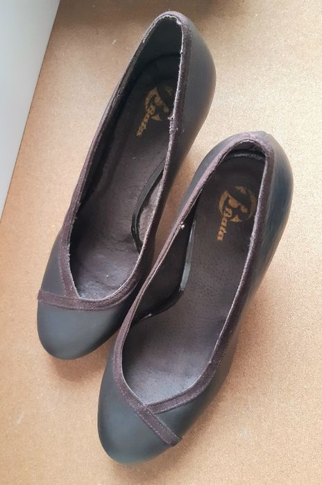 Sapatos senhora semi novos