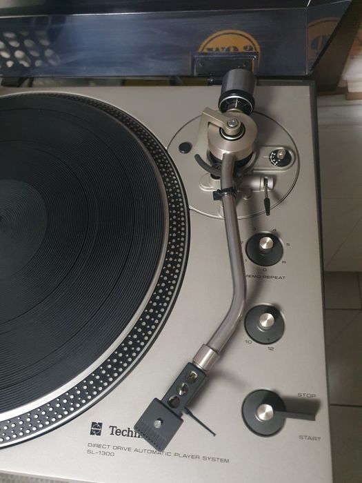 Gramofon Technics SL 1300
