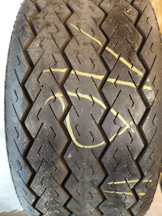Opona 20.5x8.0-10