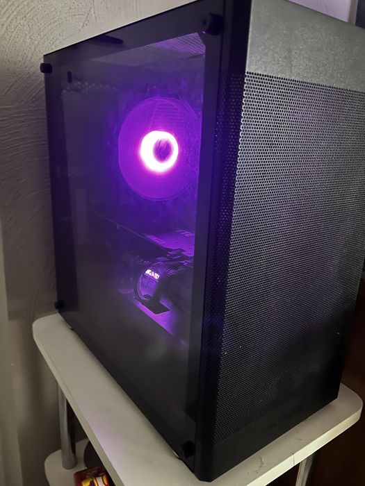 Komputer stacjonarny gamingowy-ryzen 5 5600/rtx 3070/16 GB/SSD NVMe