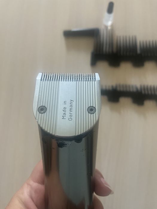 Продаю професійну машинку Moser Li+Pro 1884-0050.