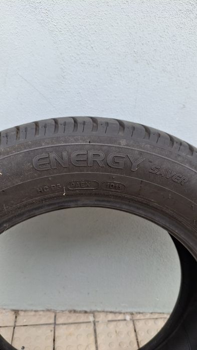 Pneu 185 60 14 Michelin ótimo estado.