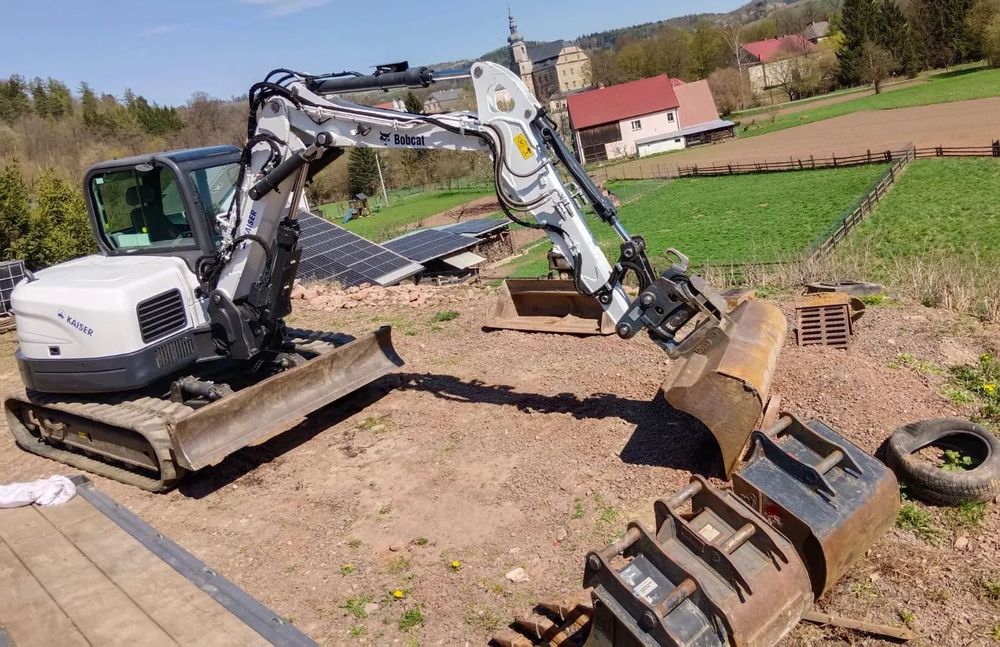Bobcat E85 z Ramieniem 3 Razy Łamanym  Ramię 3 razy ŁAMANE ! 4 łyżki ! Powertilt ! stan BDB ! po SERWISIE !