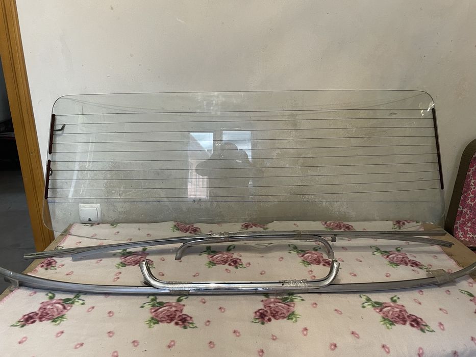 Газ 2410 заднє скло