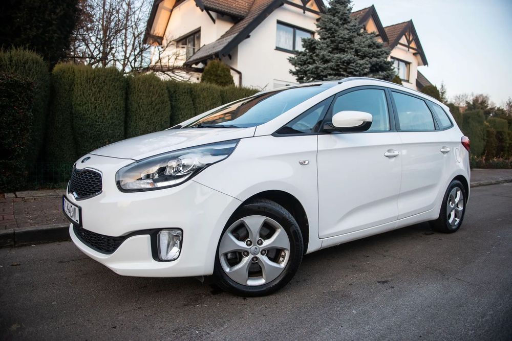 Kia Carens KIA Carens 1.6 Benzyna 7 OSOBOWA Nawigacja Kamera