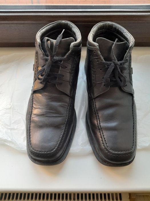 Чоловічі шкіряні напівчоботи Clarks.
