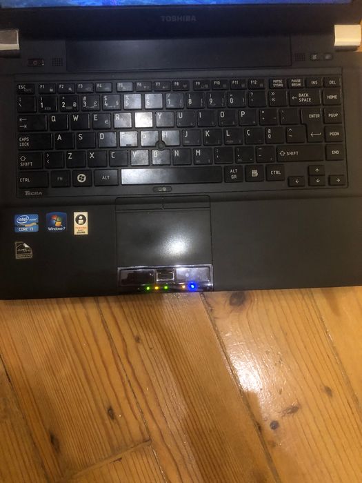 Computador Toshiba com um ligeiro problema de carregamento utilizável